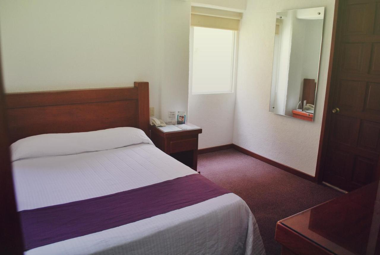 Queen Room,1002617934:JPEG