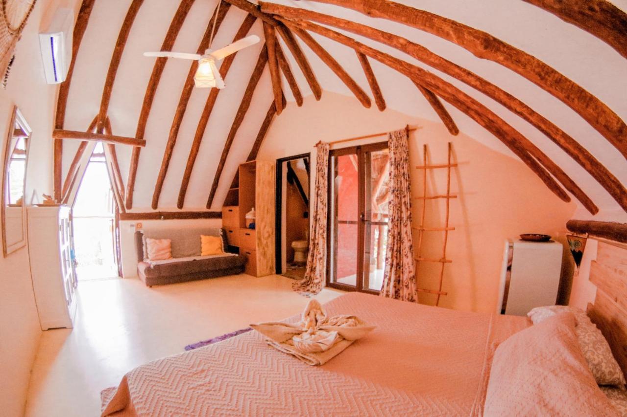 Habitación con cama extragrande.