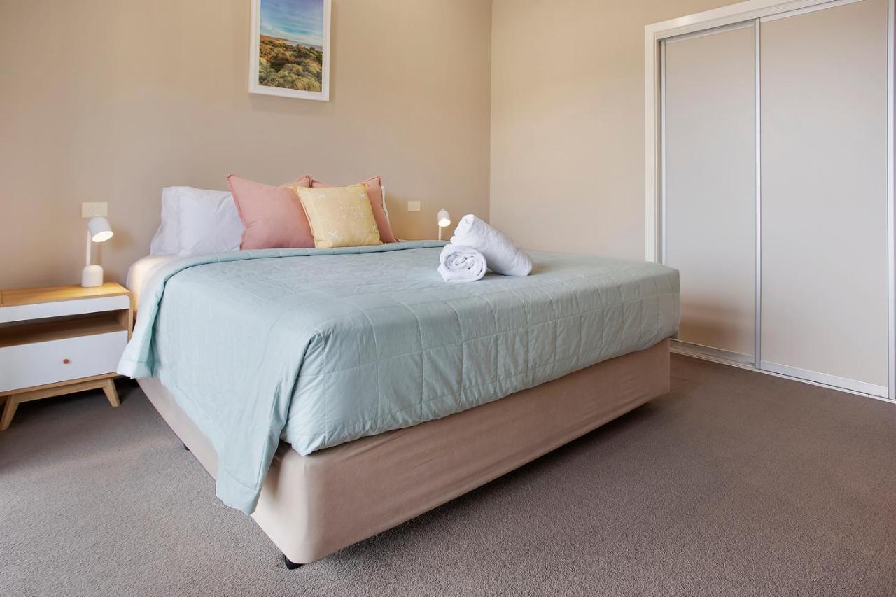 Villa Sofa Bed Split Level