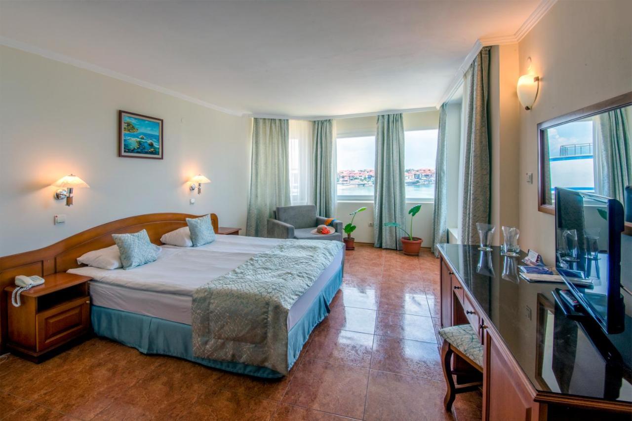 Double or Twin Room Sea View