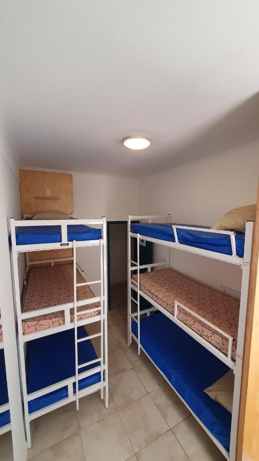 Cama em Dormitório Misto com 6 Camas