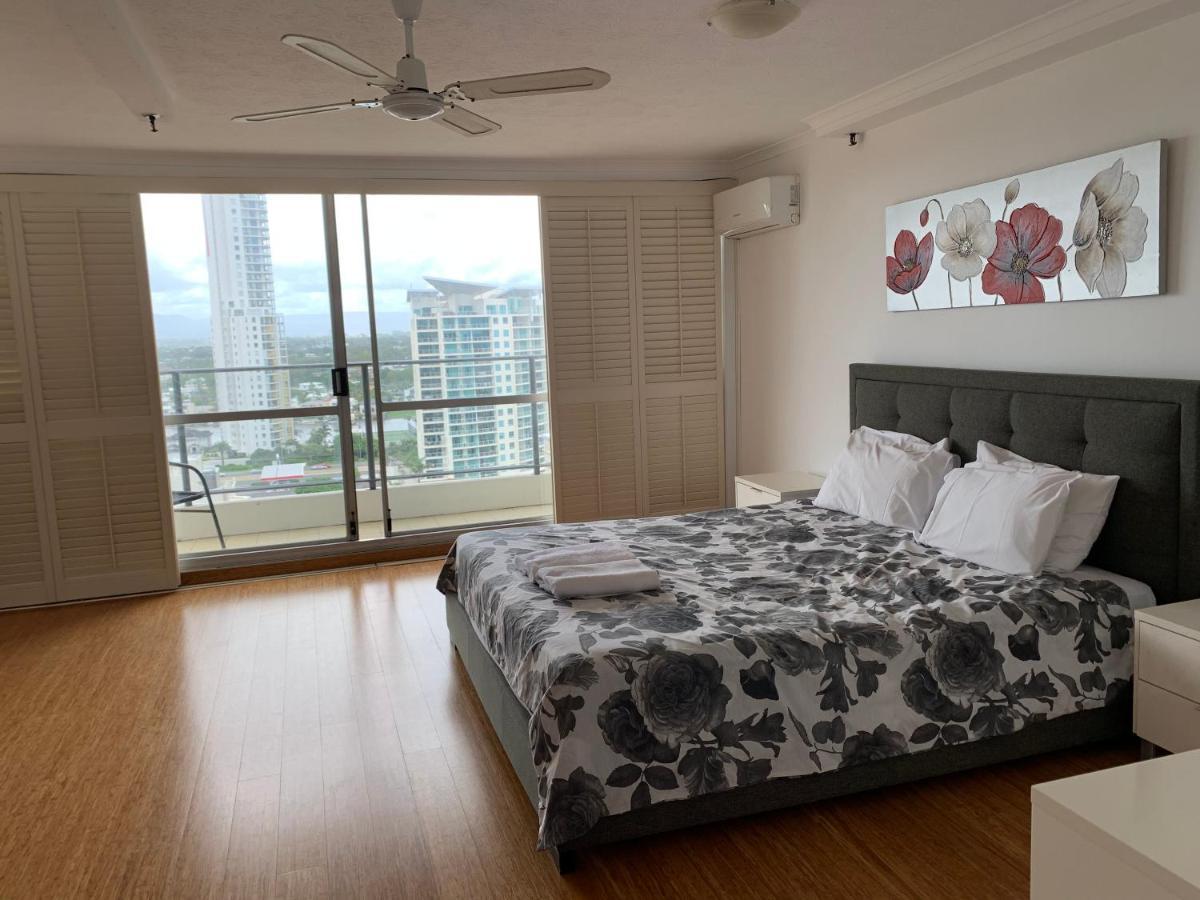 Three-Bedroom Apartment Ocean View