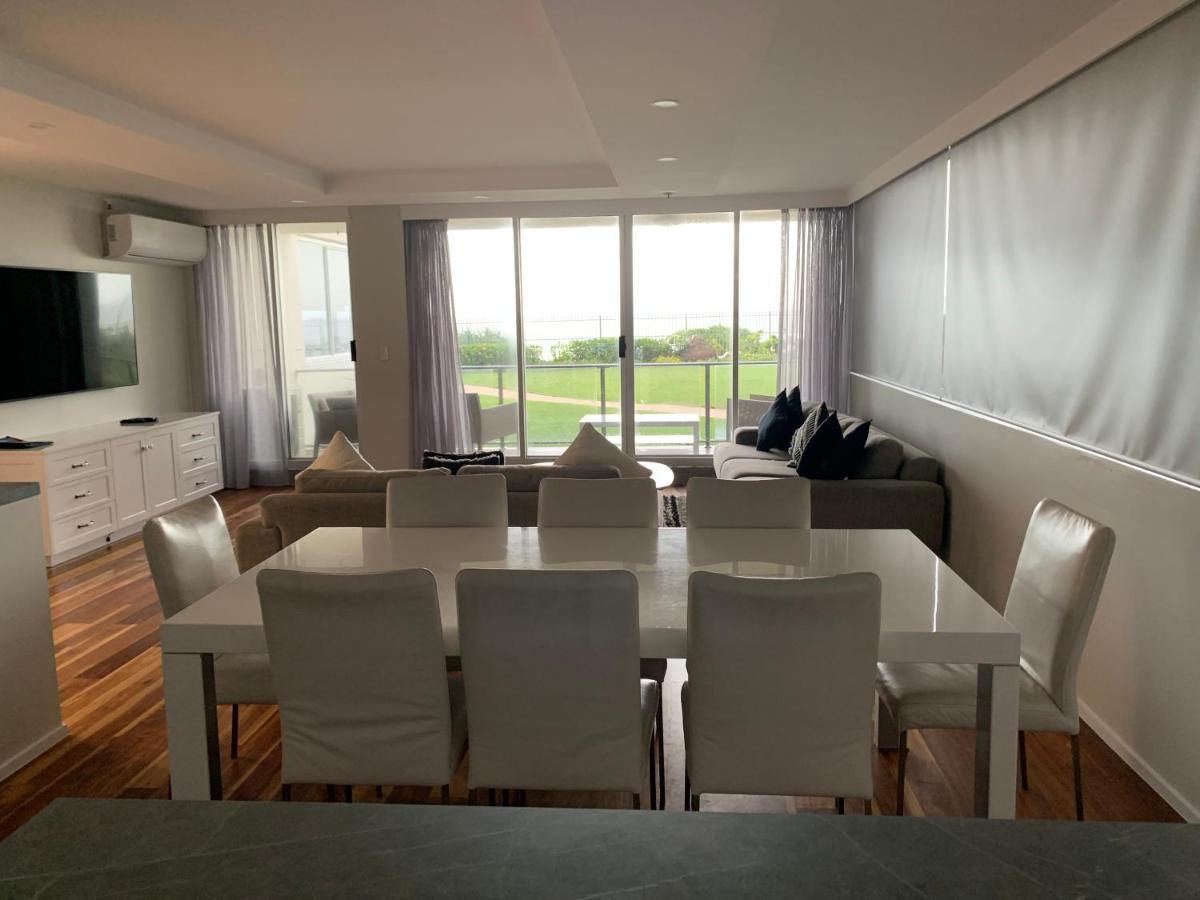 Deluxe Three-Bedroom Apartment