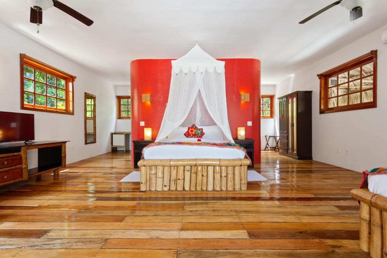 Colonial Suite,1120948644:JPEG