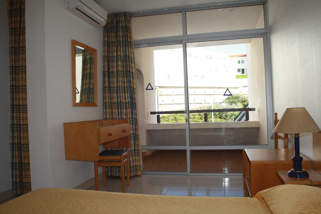 One-Bedroom Apartment Sea View