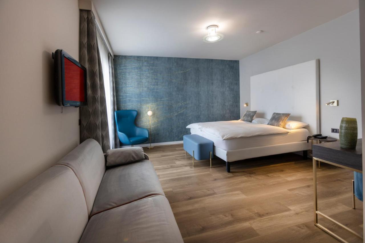 Camera Executive con Balcone e Vista Lago Laterale