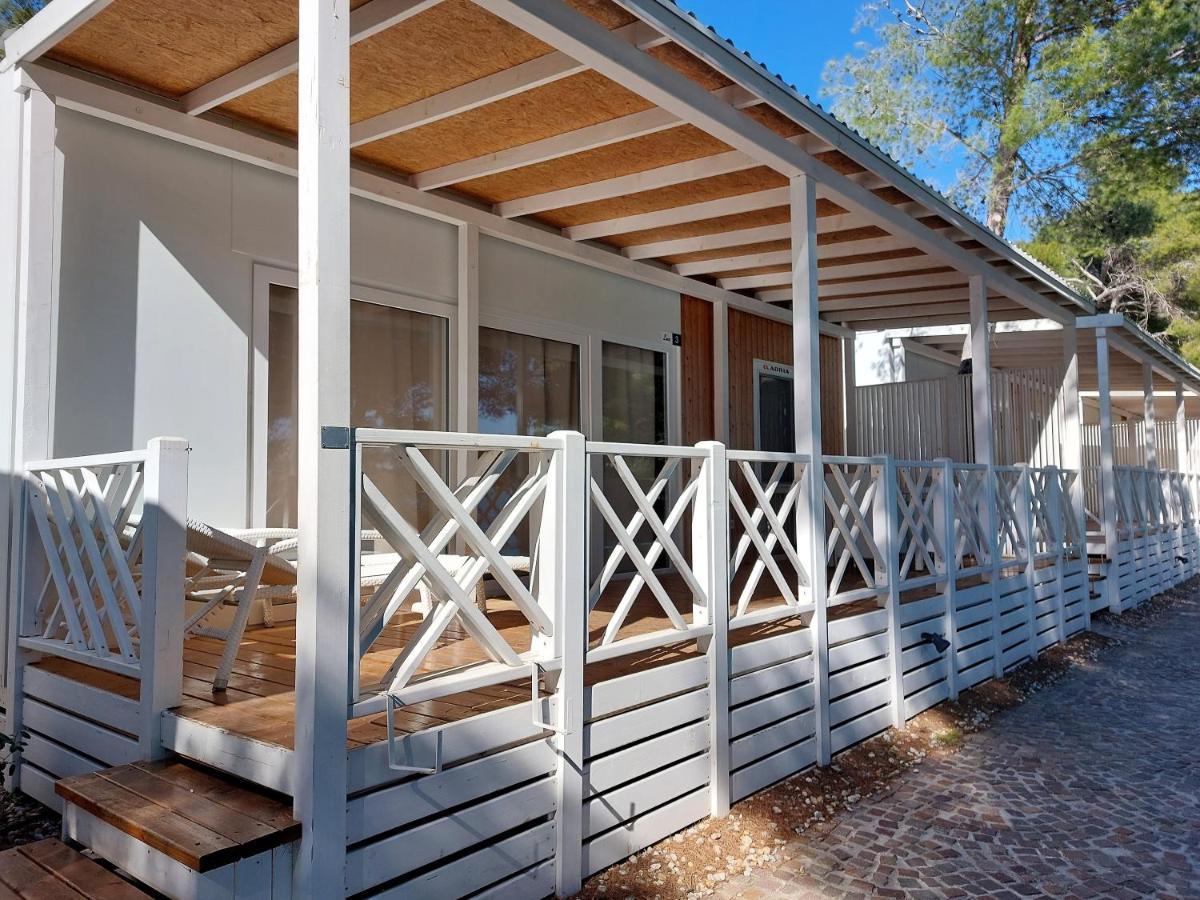 Luxury Two-Bedroom Mobile Home Terrace Sea View