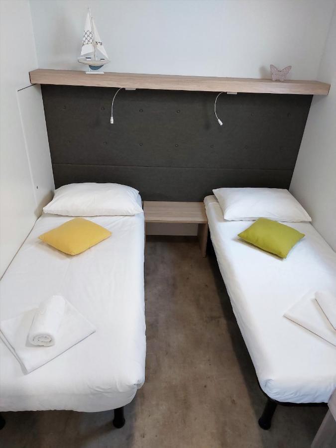 Luxury Two-Bedroom Mobile Home Terrace Sea View
