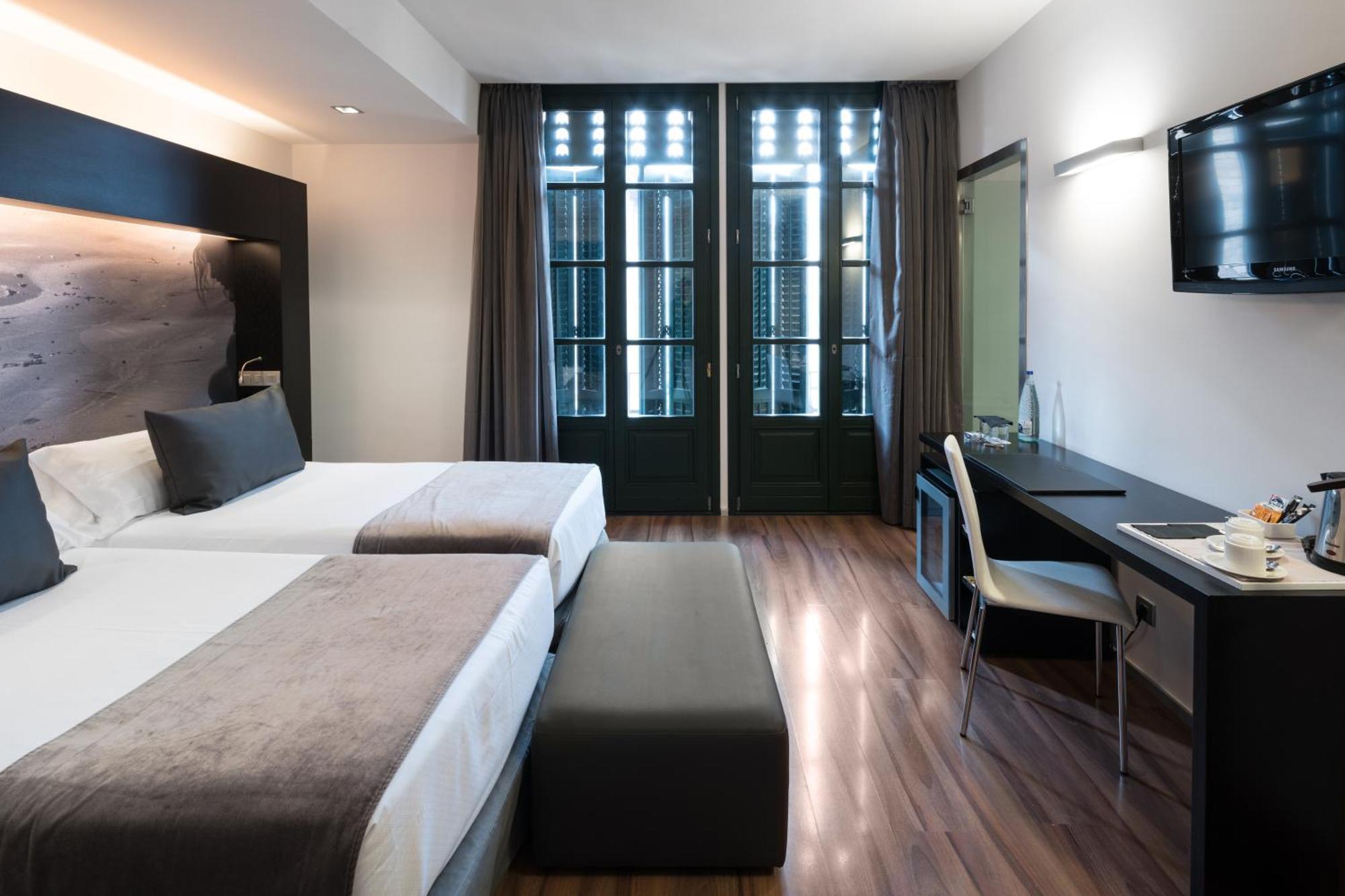 Quarto Superior com Cama de Casal ou 2 de Solteiro