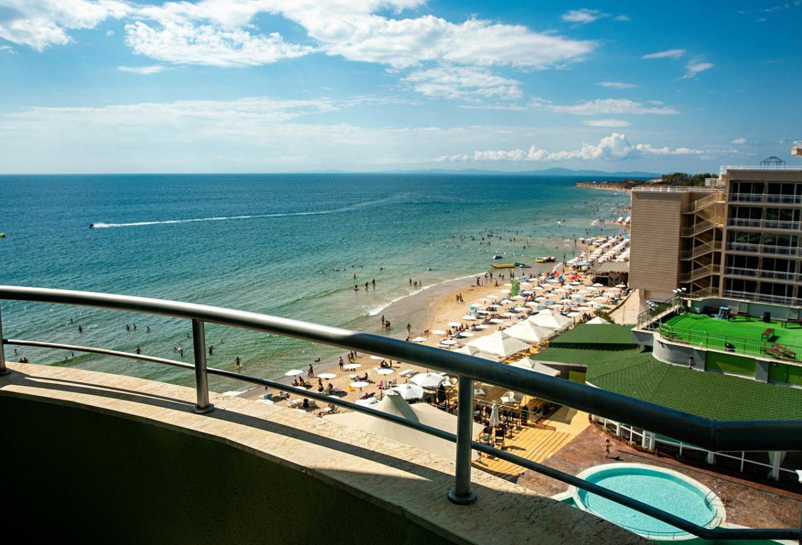 Double or Twin Room Balcony Beach Access