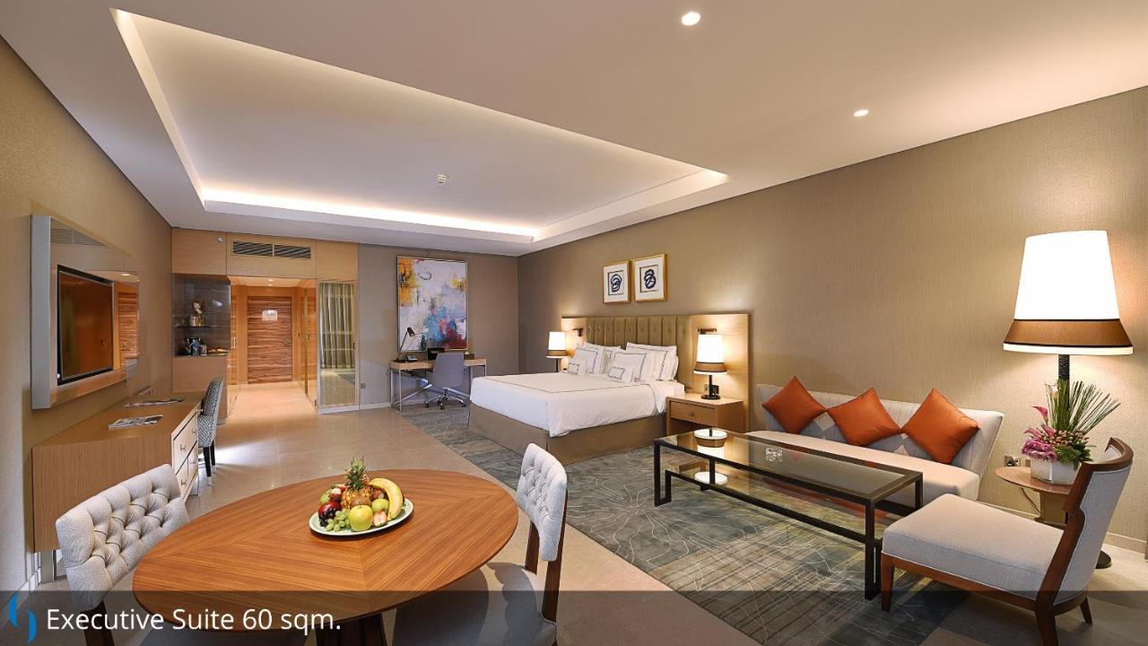 Executive Suite Complimentary Luxury Transfers to Jumeirah Beach Mall of Emirates