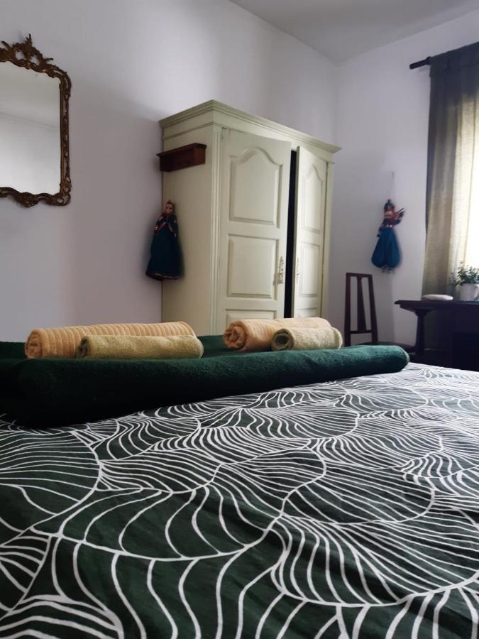 Quarto Duplo com Casa de Banho Partilhada