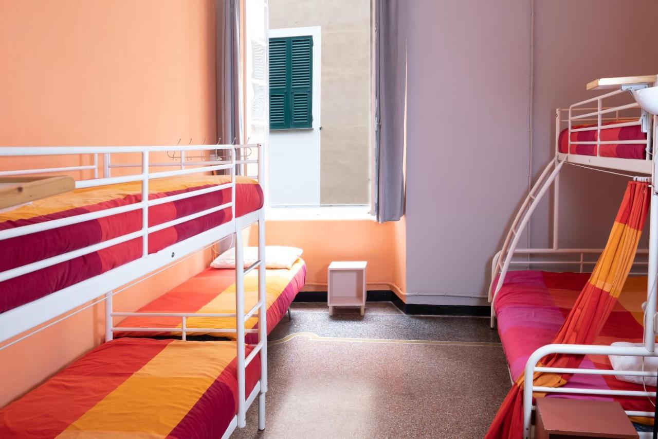 Mixed Dormitory Room
