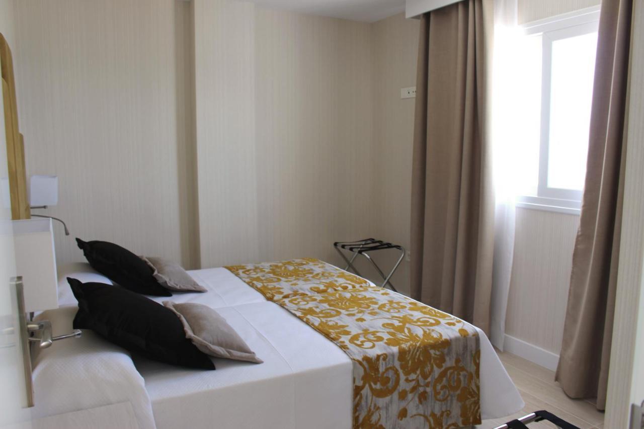 Apartamento de 1 dormitorio con terraza y vistas al mar