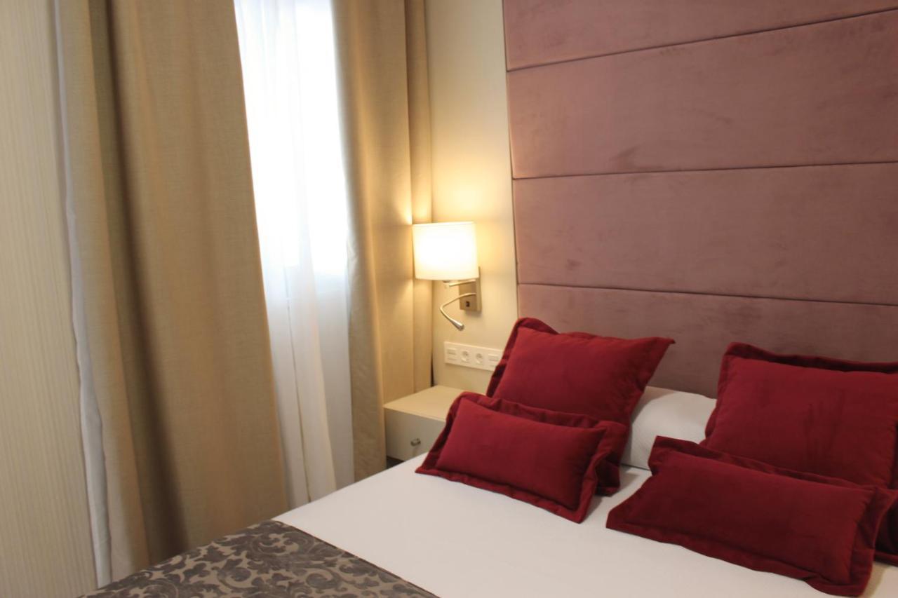 Apartamento de 2 dormitorios con terraza y vistas al mar