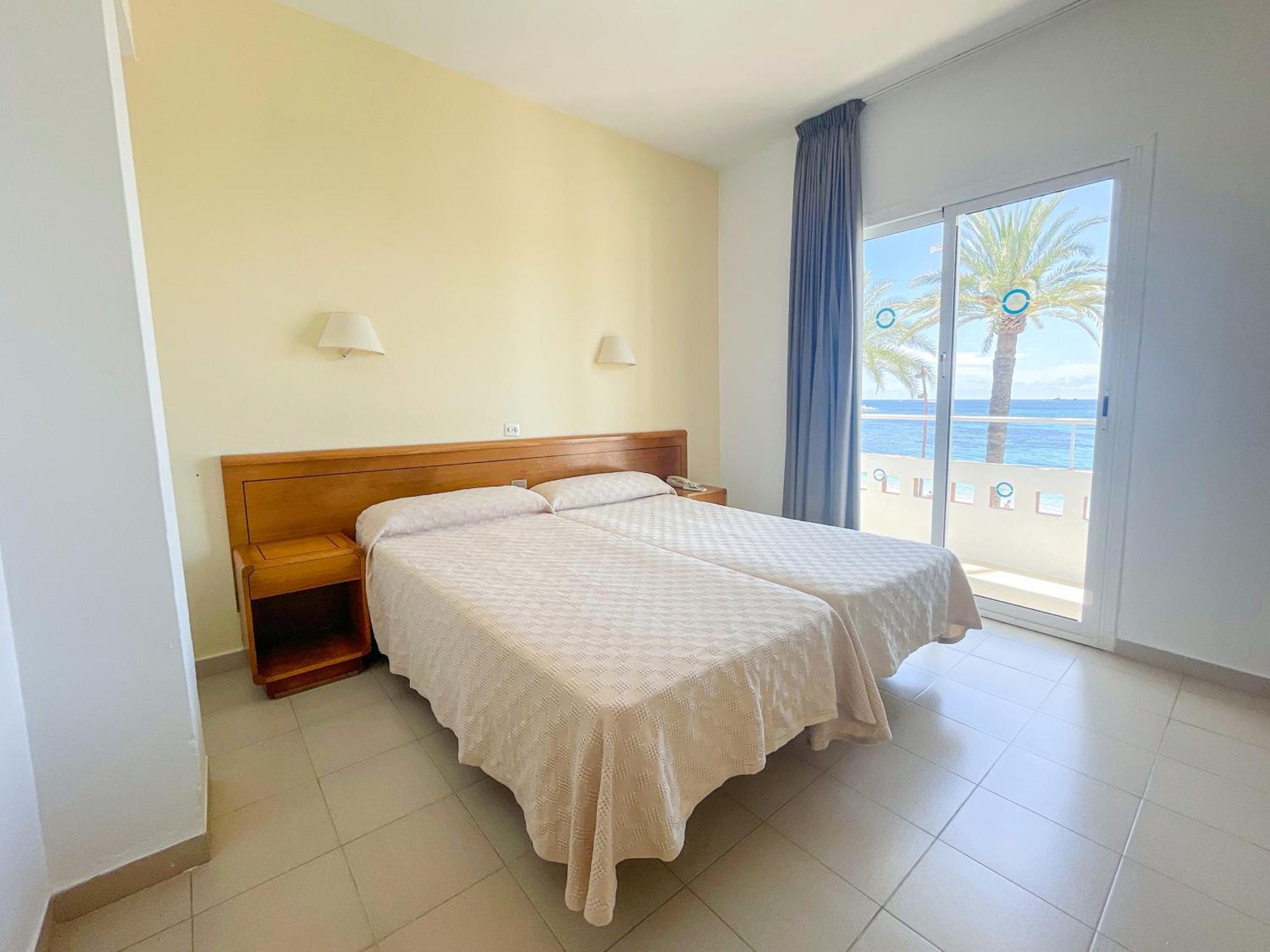 Standard Twin Room Sea View