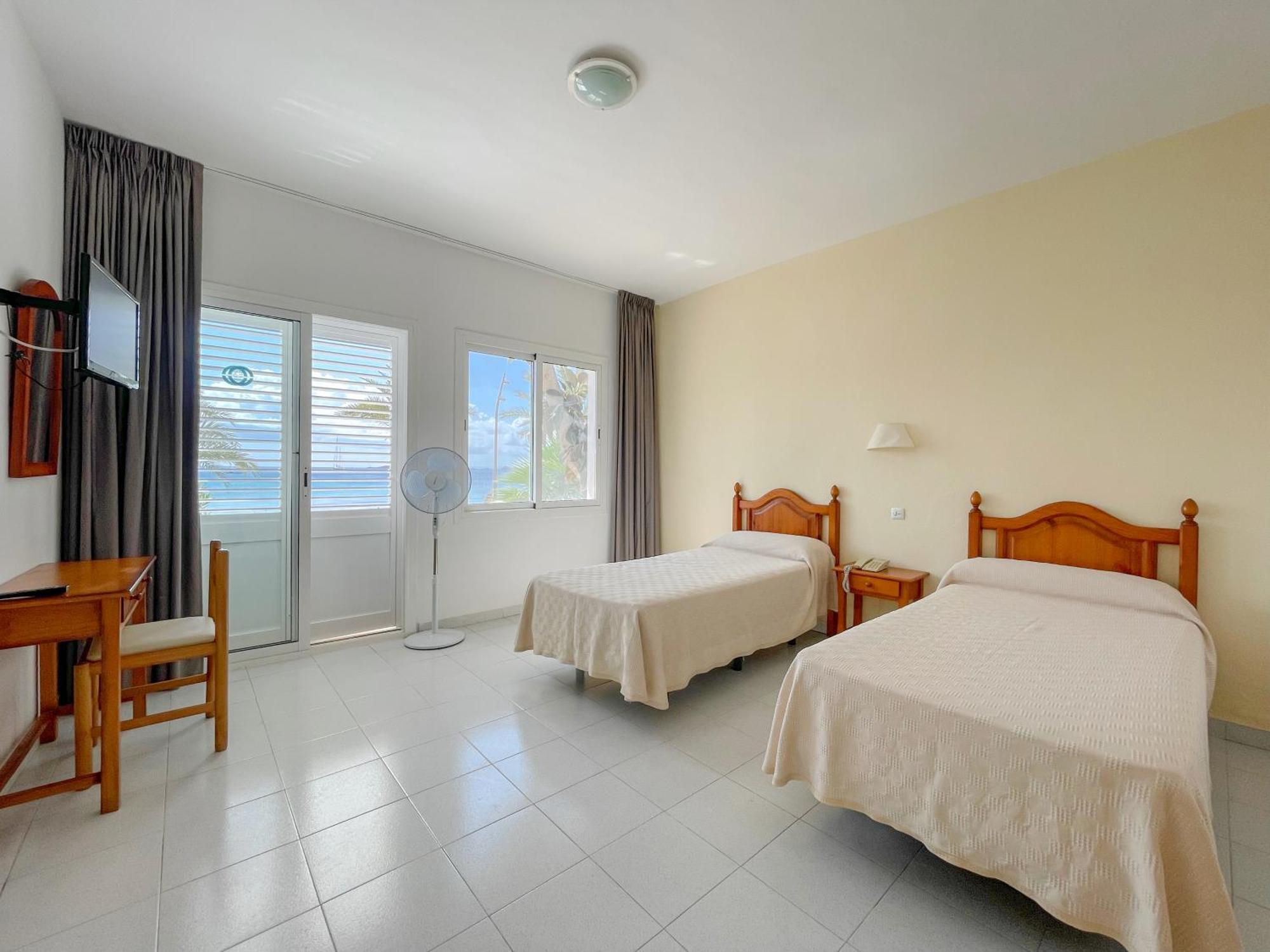 Standard Twin Room Sea View