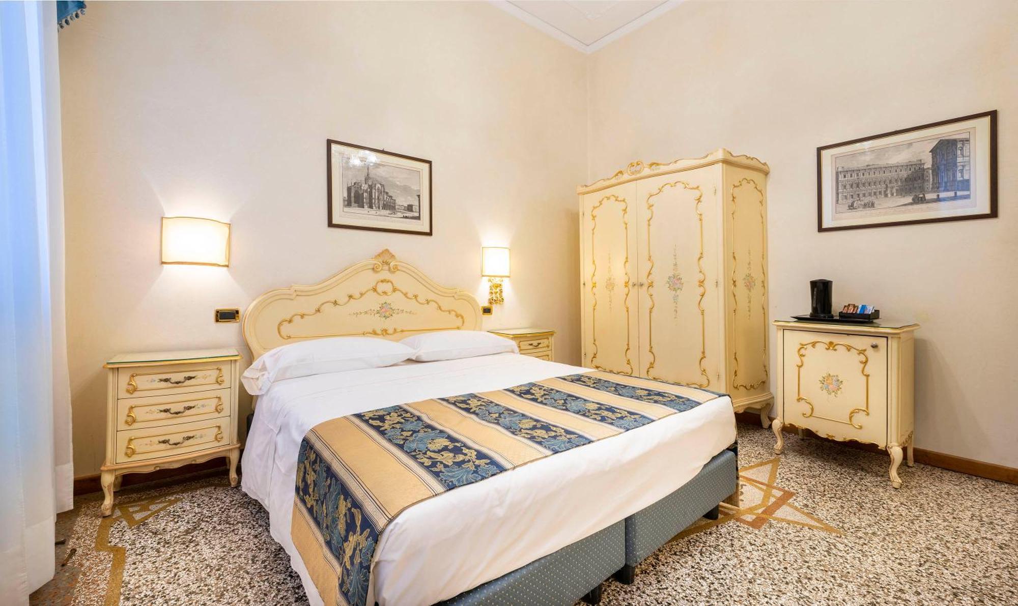 Double Room Dependence