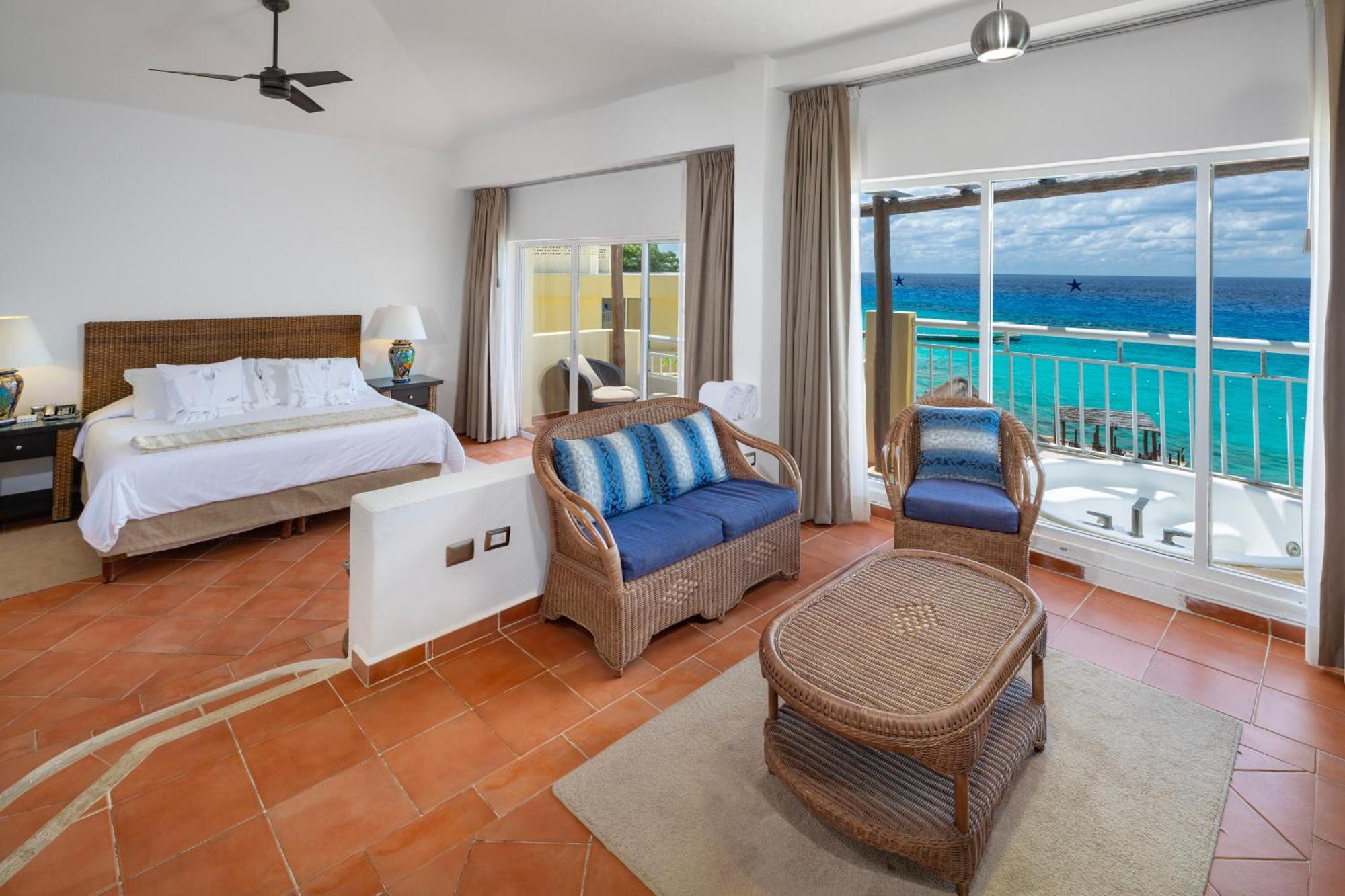 Queen Suite Pool View