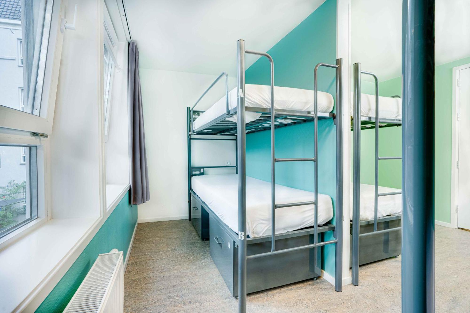 Bed 8-Bed Mixed Dormitory Room