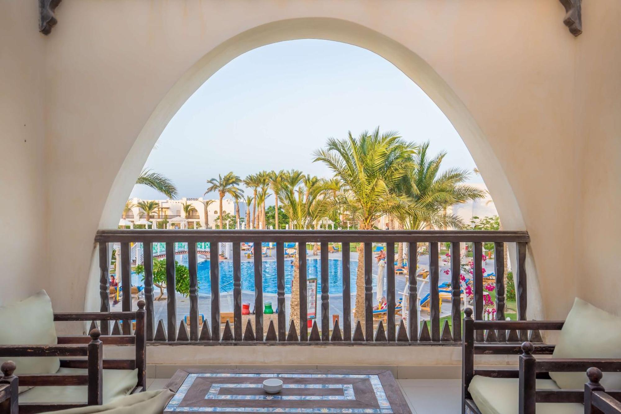King Room Pool View