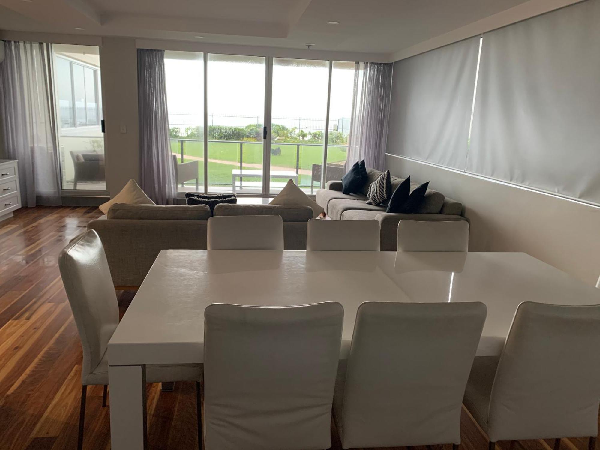 Deluxe Three-Bedroom Apartment