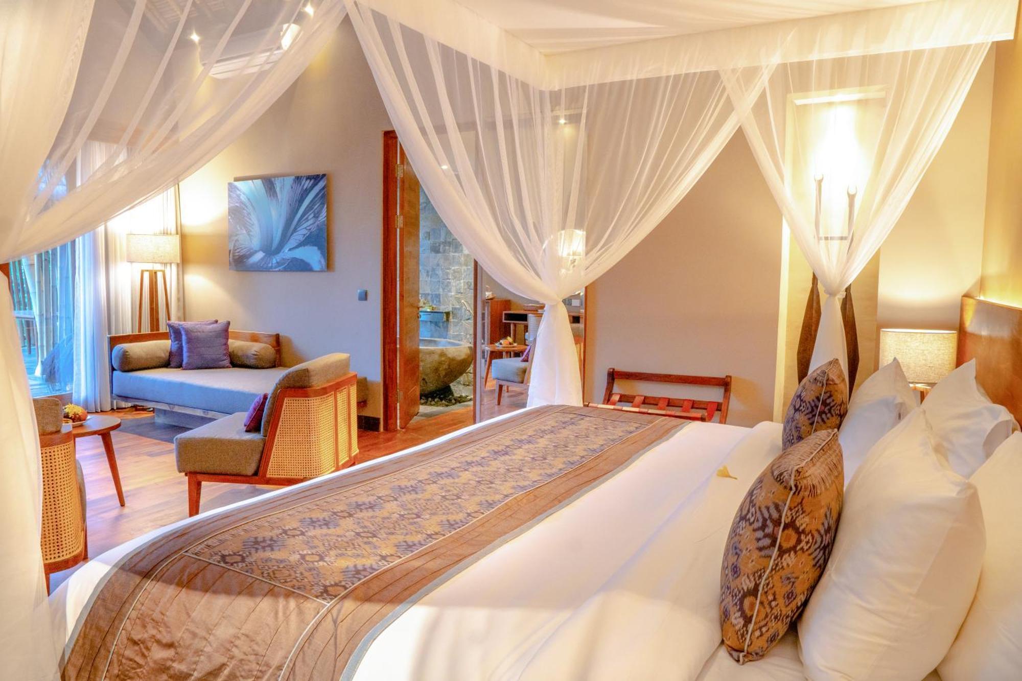 hillside Pool Suite