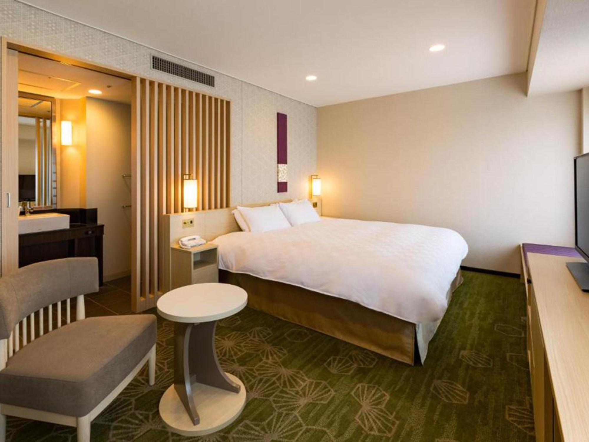 Deluxe King Room Non-Smoking 306sqm
