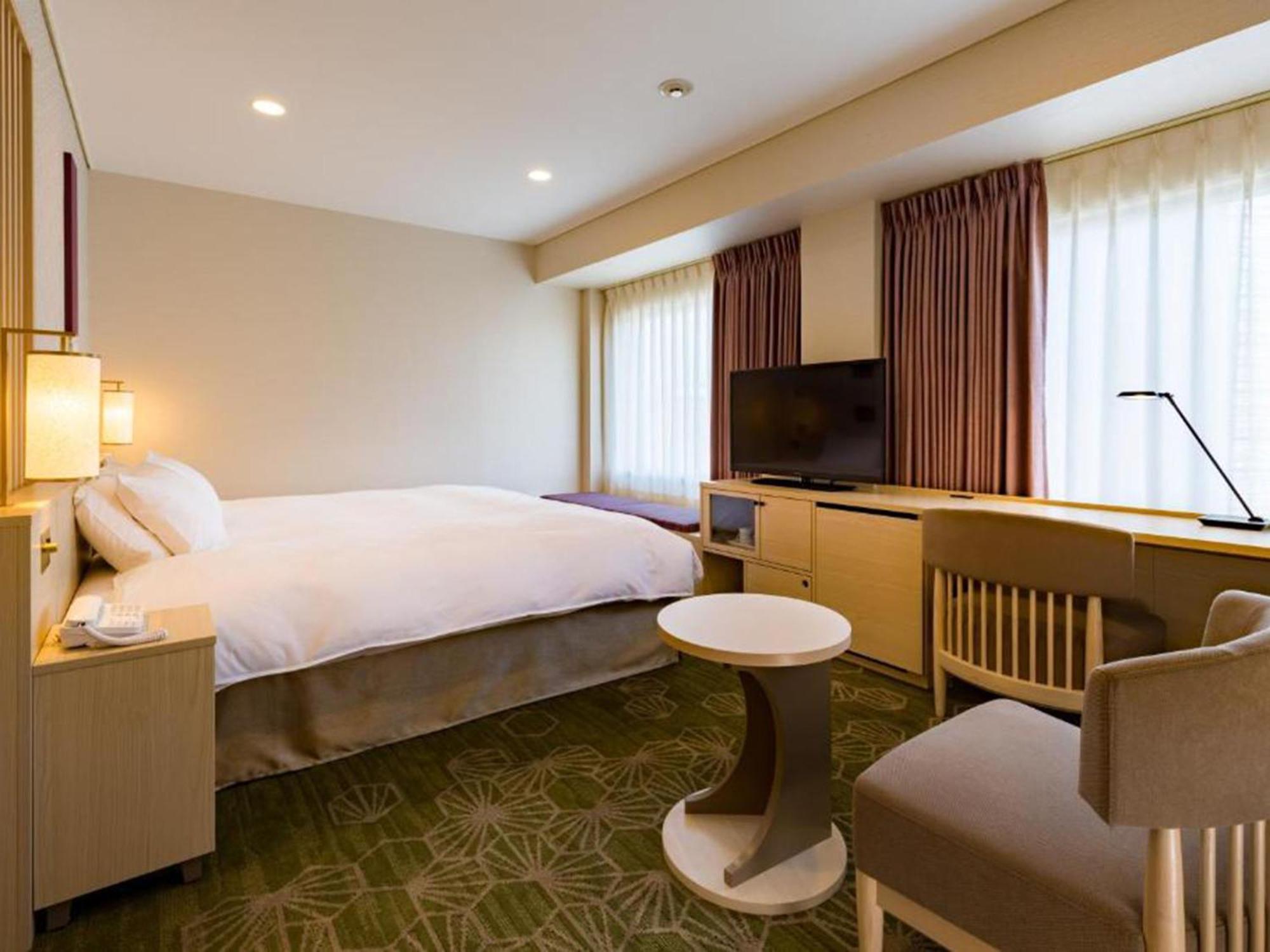 Deluxe King Room Non-Smoking 306sqm