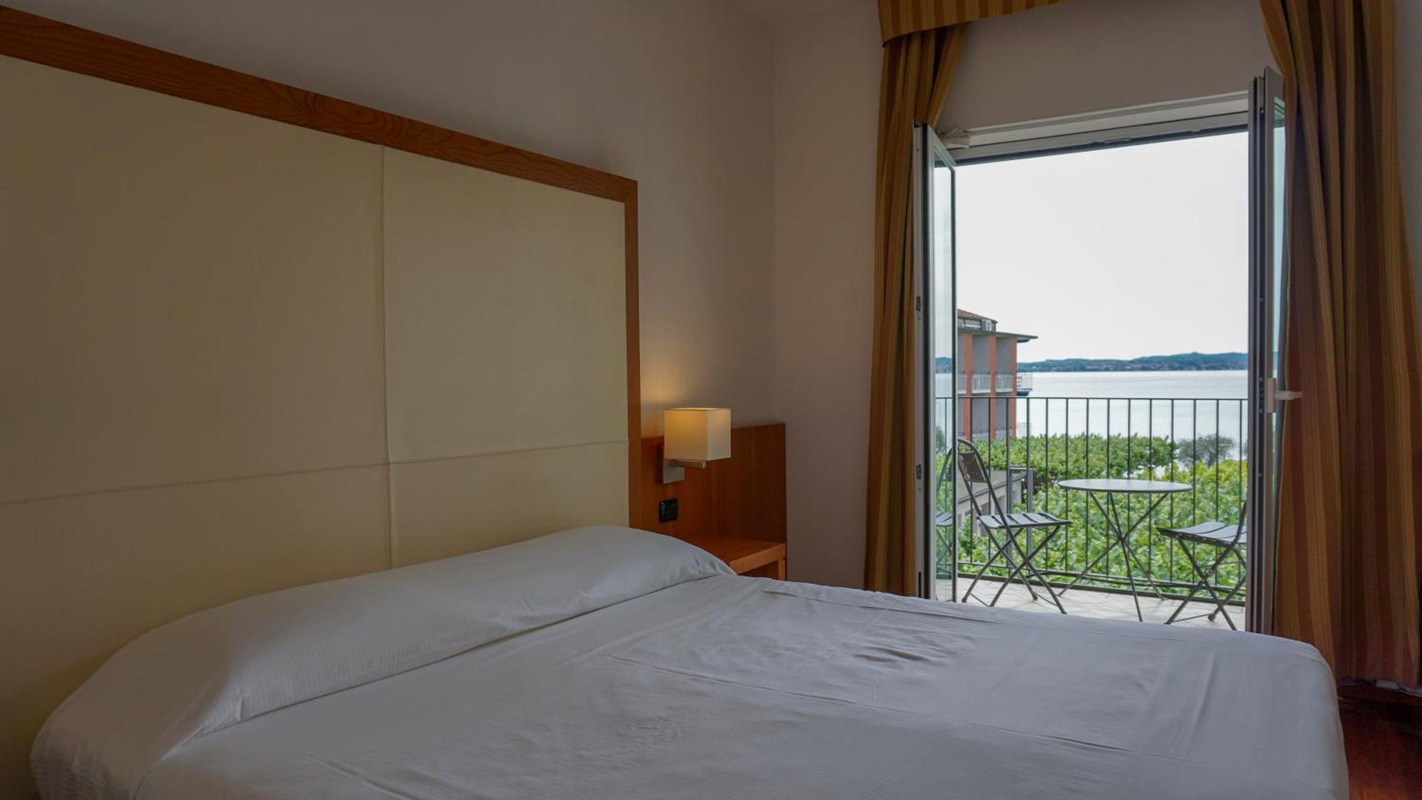 Superior Double or Twin Room Balcony Lake View