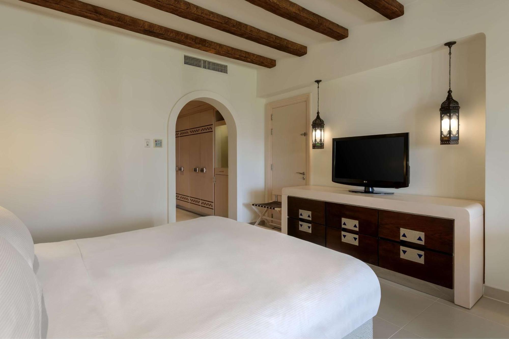 King Room Pool View