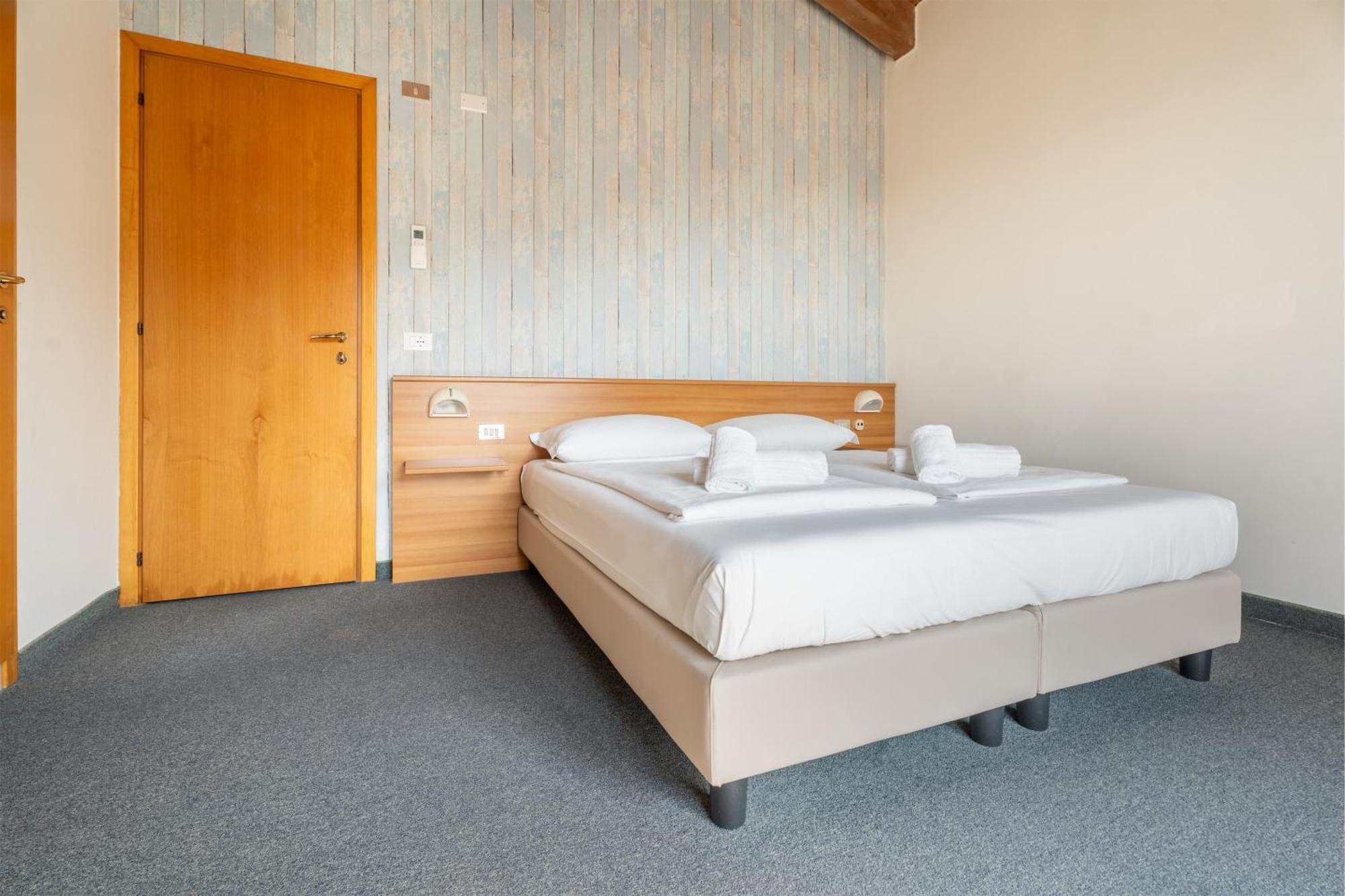 Double or Twin Room Balcony