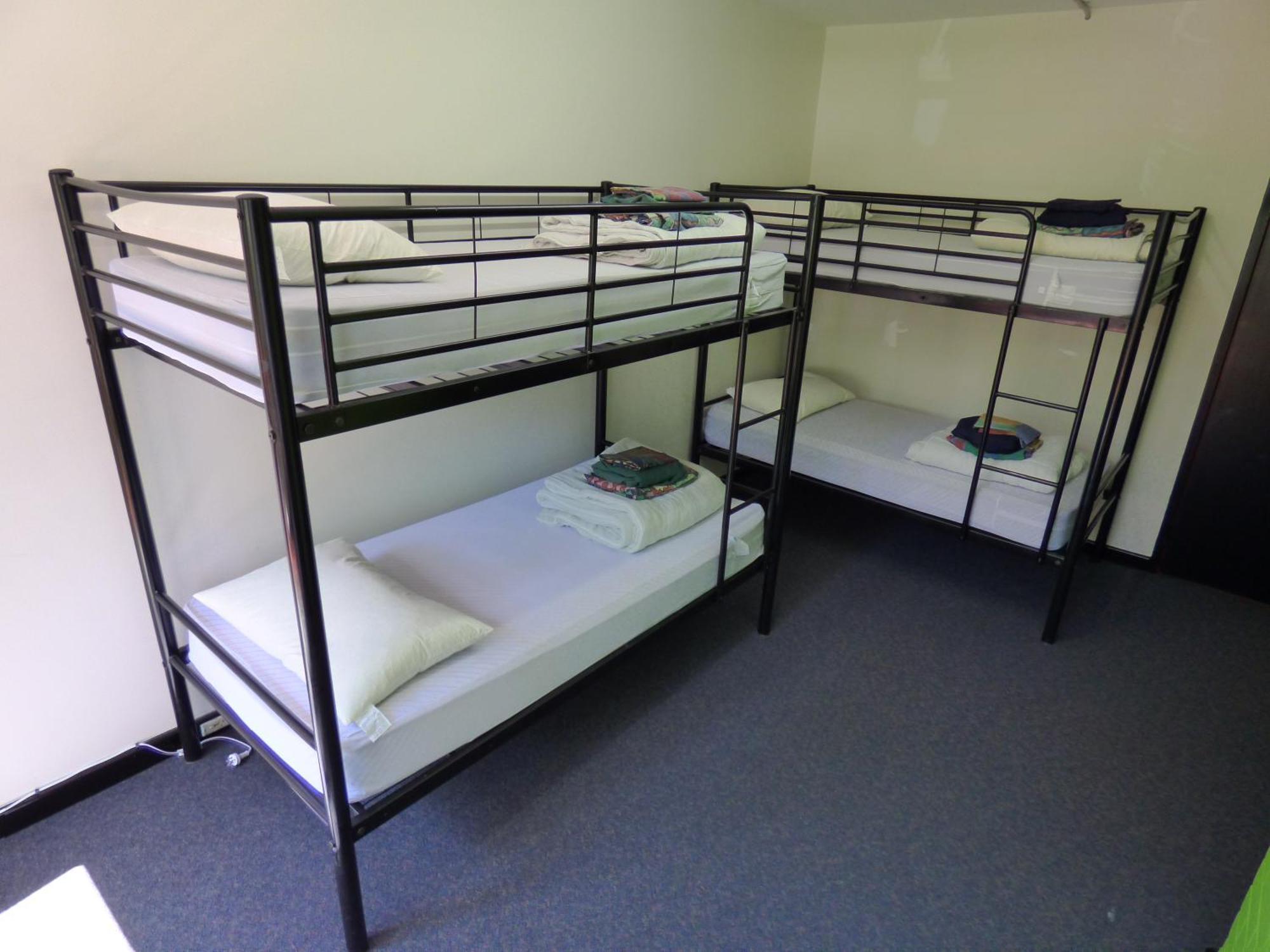 Bed 6-Bed Dormitory Room