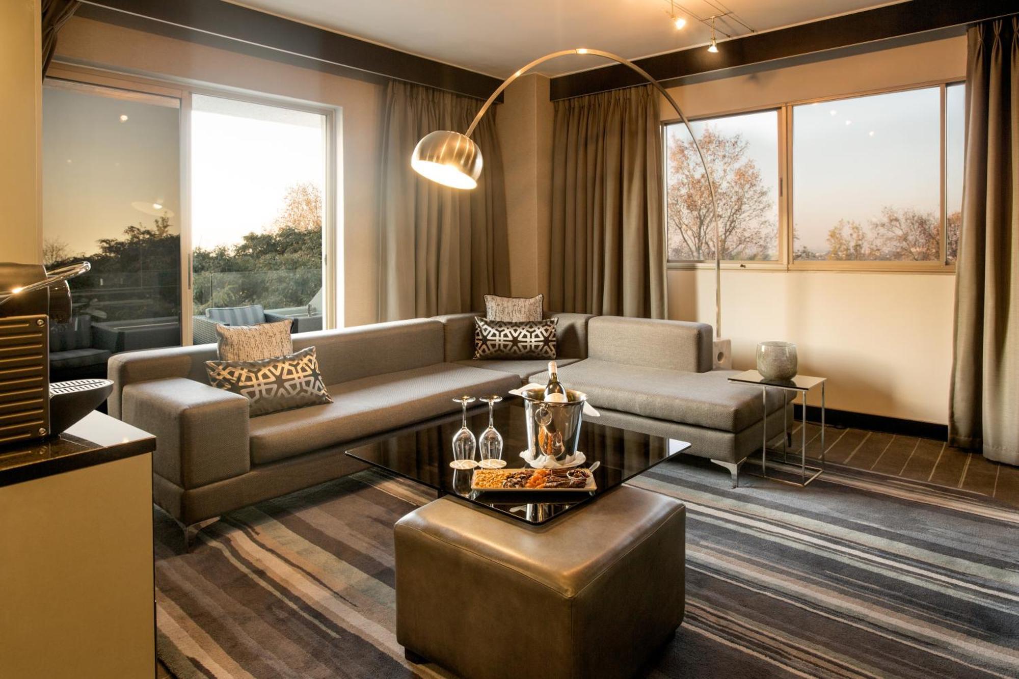 Luxury Suite,1115175765:JPEG