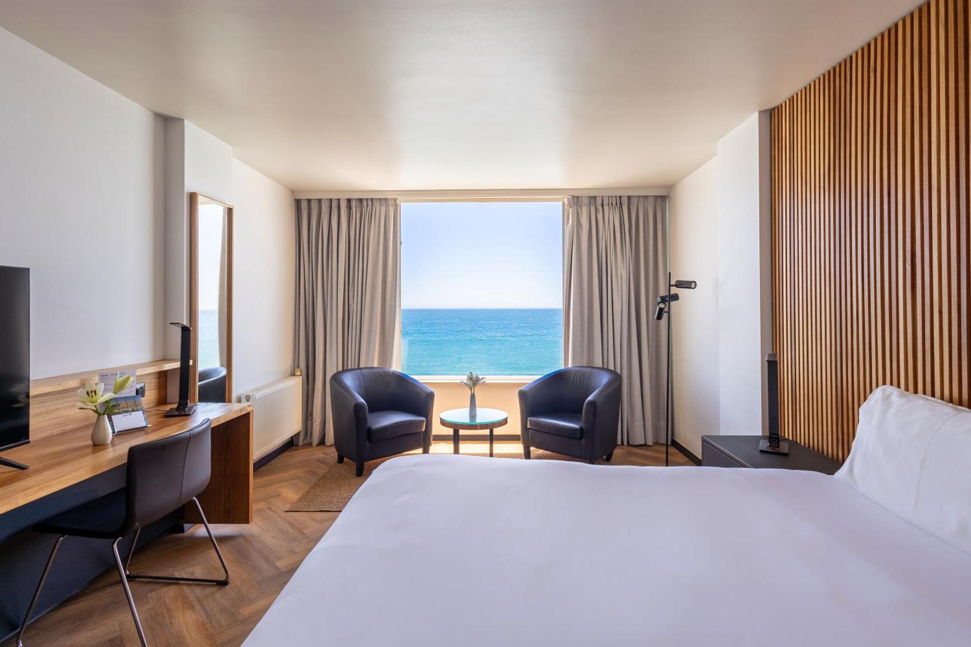 King Room Ocean View Non-Smoking