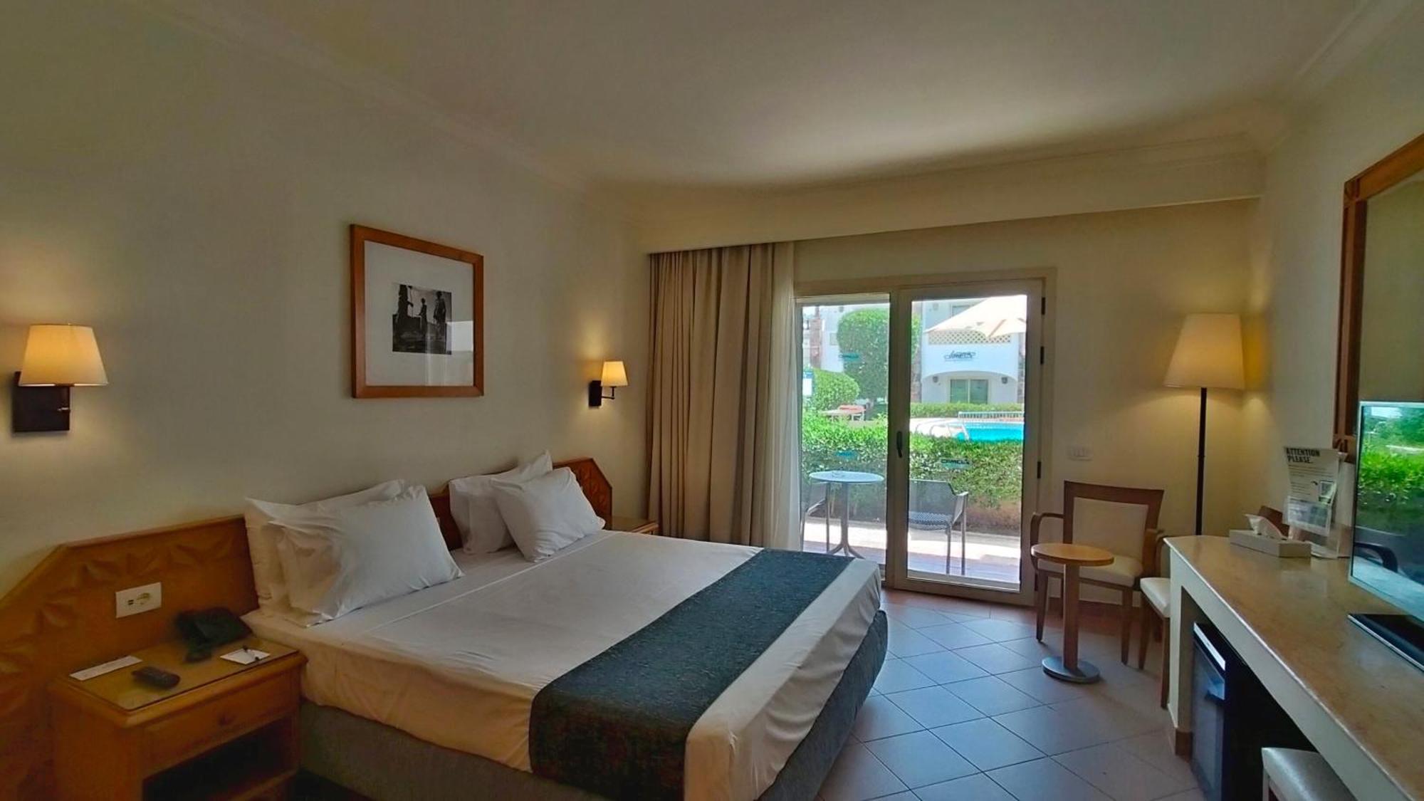 King Room Pool View