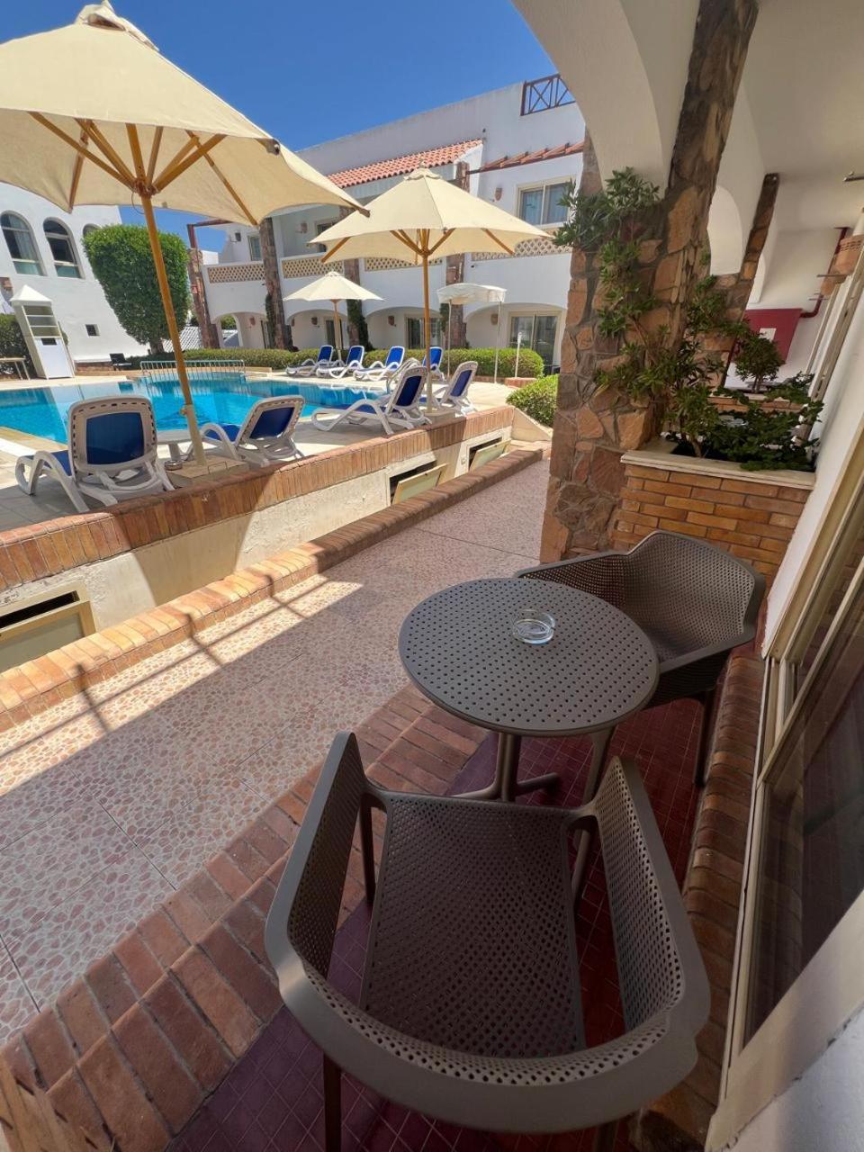 King Room Pool View