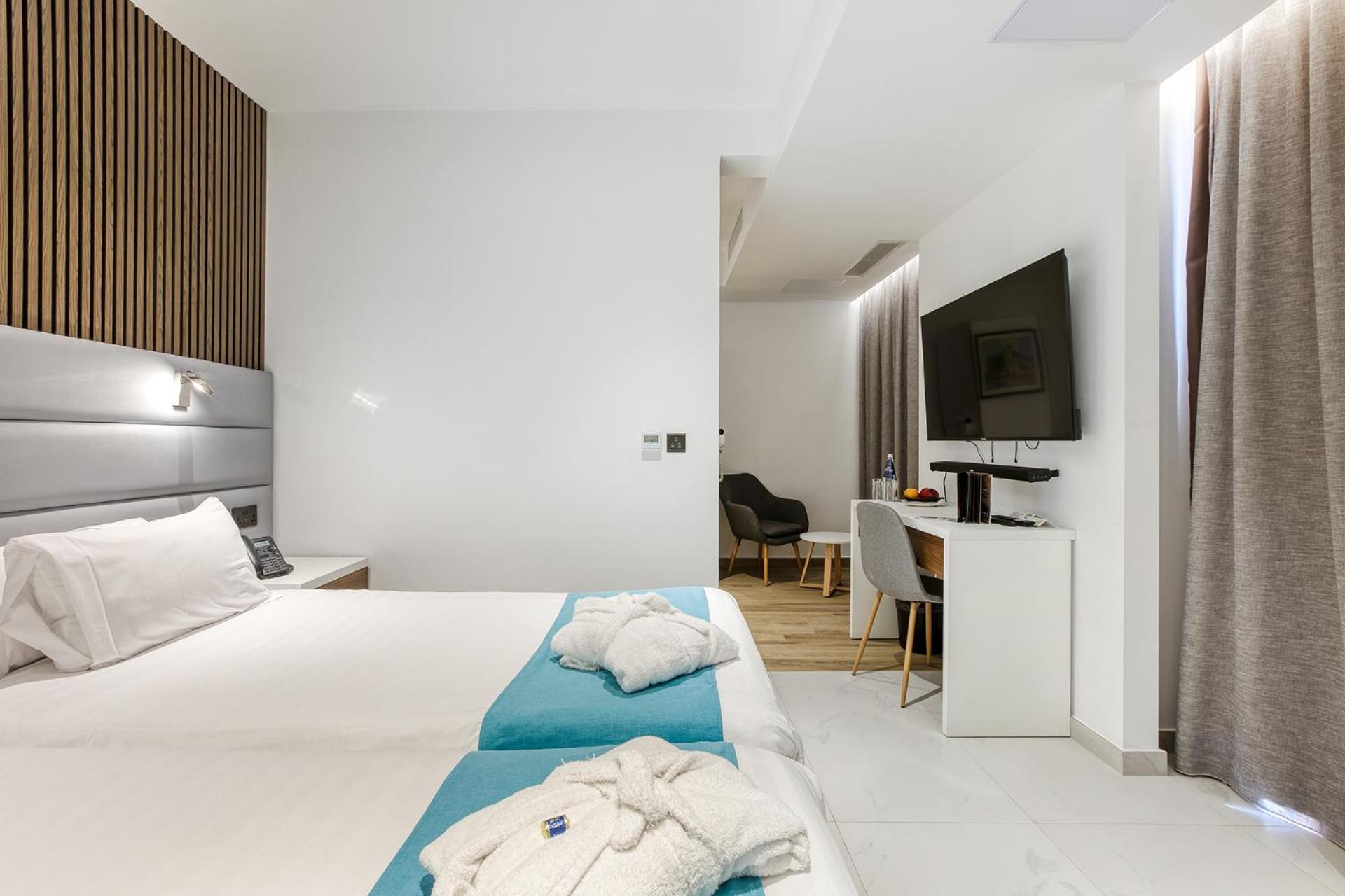 Deluxe Suite