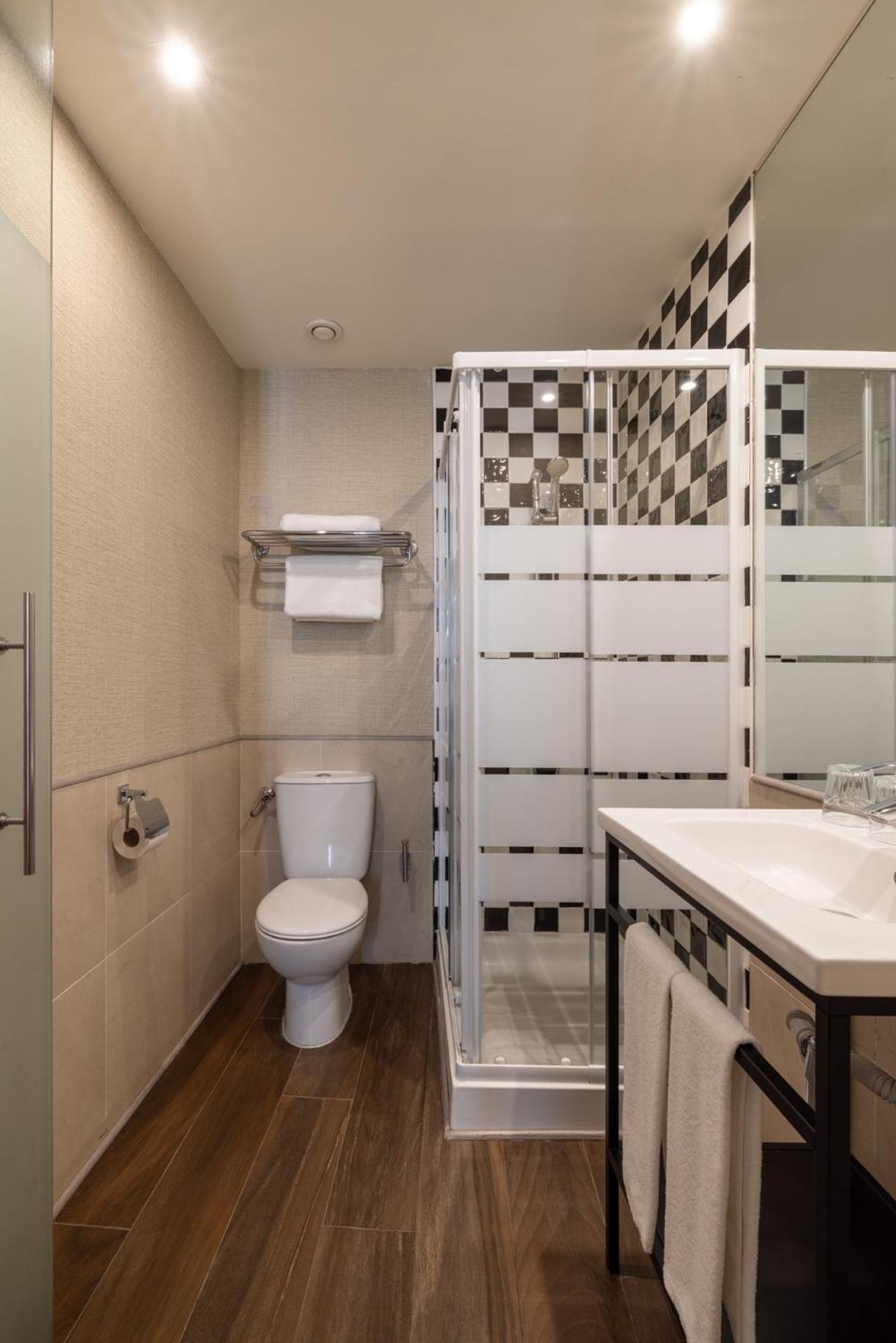 Petite Chambre Double ou Lits Jumeaux