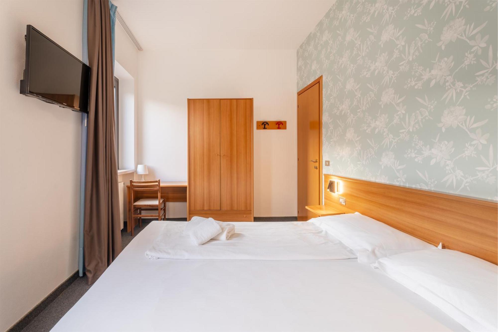 Single Room Mountain View