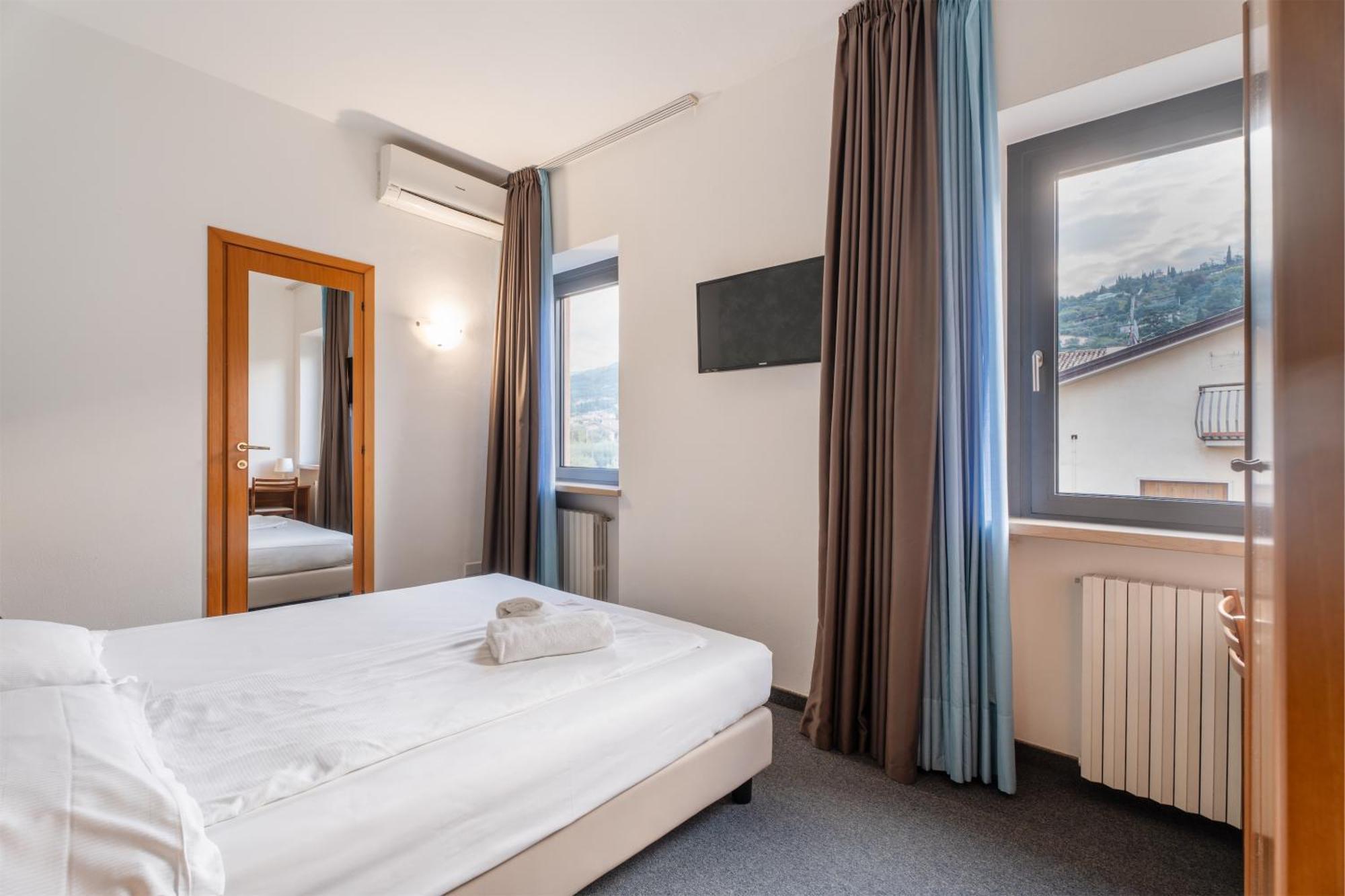 Single Room Mountain View