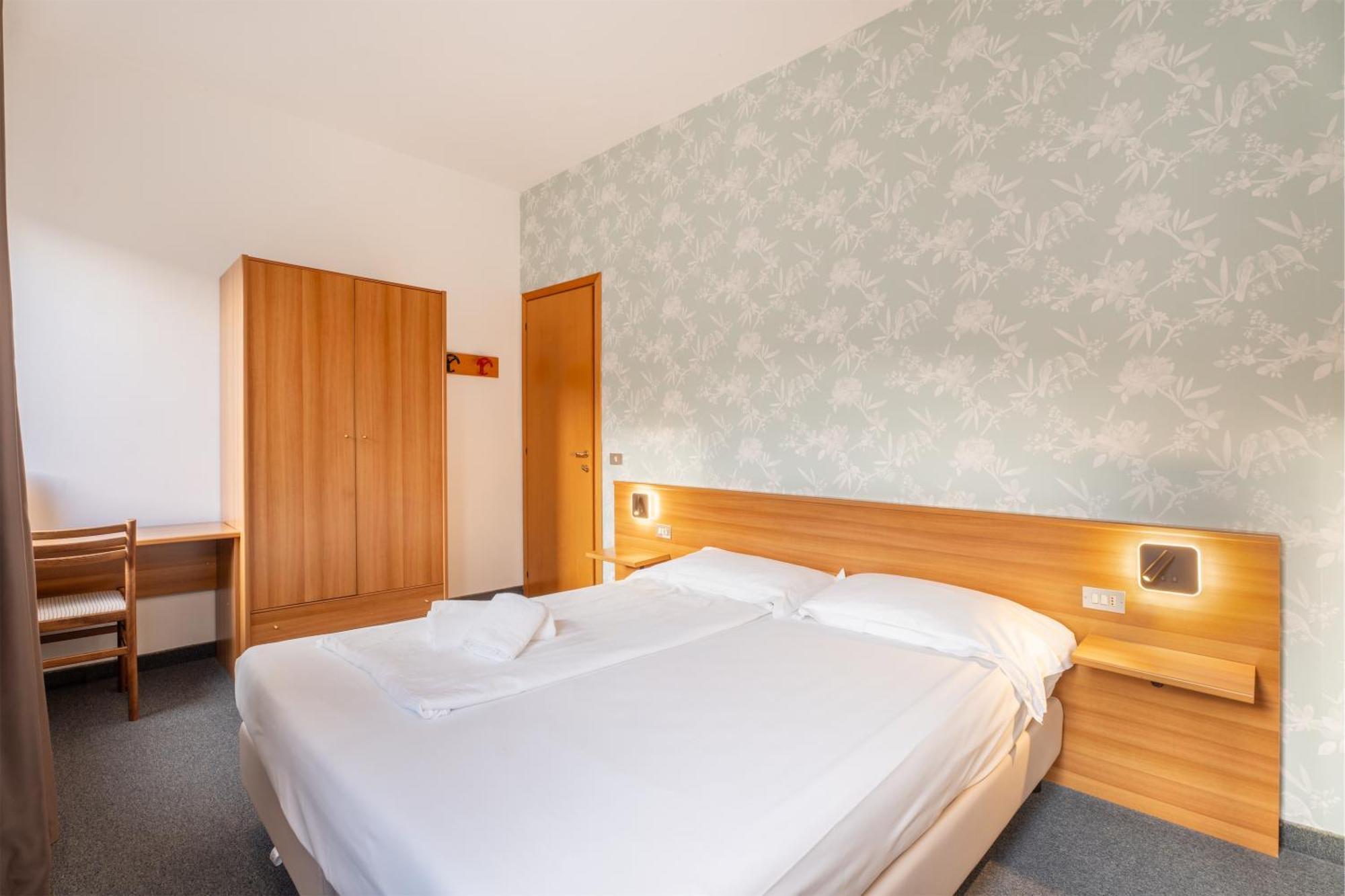 Single Room Mountain View
