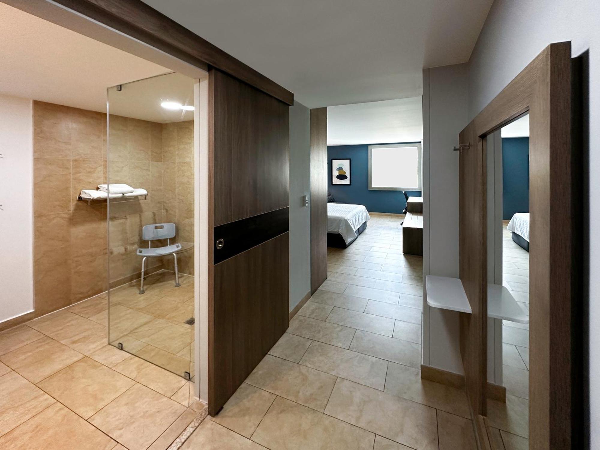 Habitación Estándar con cama extragrande - Adaptada para personas de movilidad reducida
