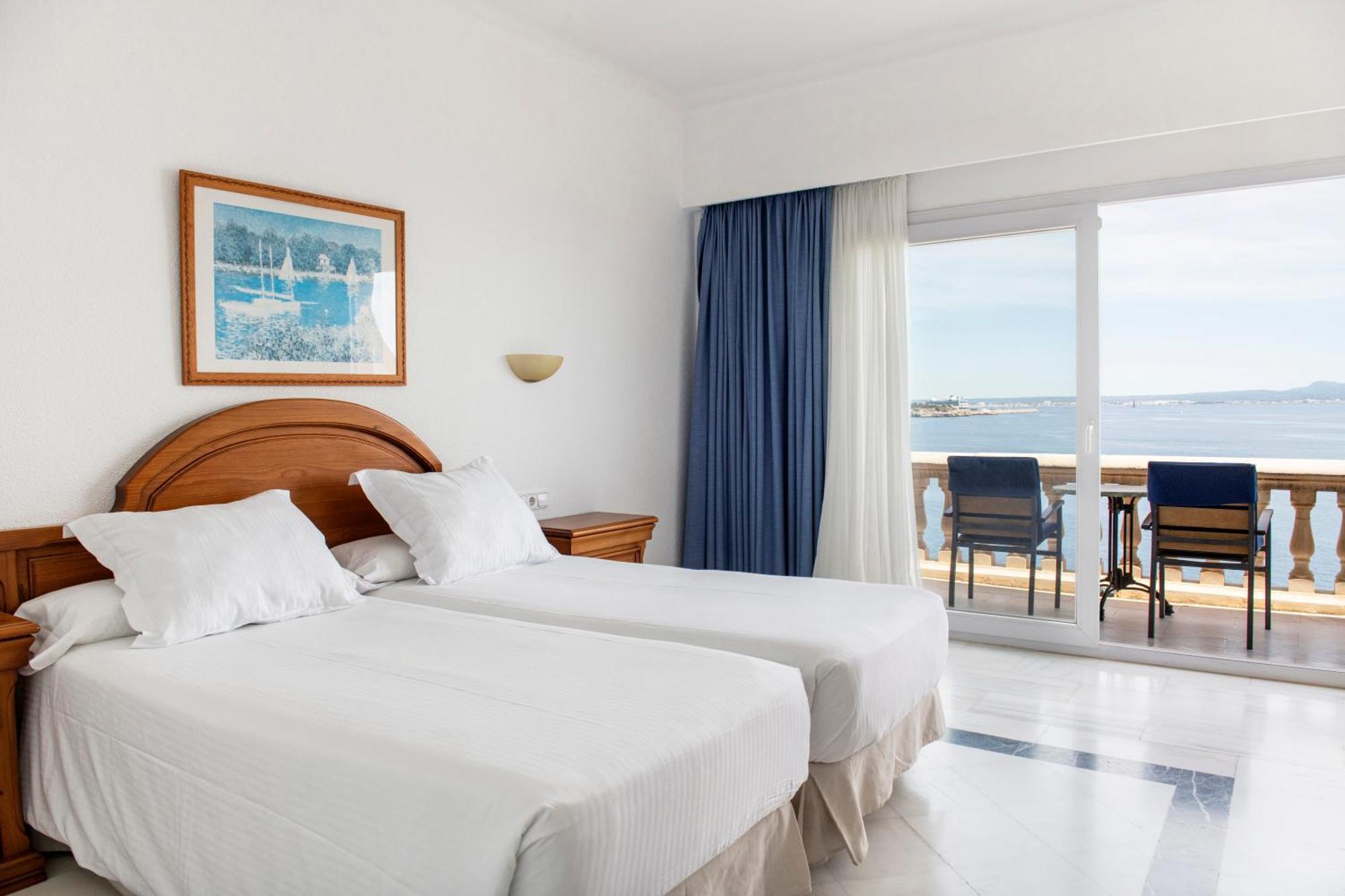 Double Room Frontal Sea View