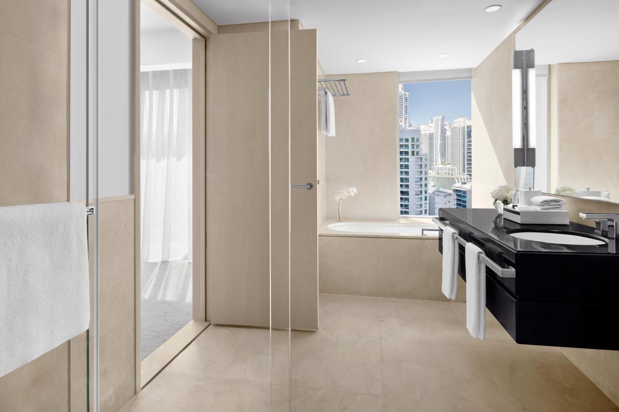 Executive City View Room Twin Bed Club lounge access including direct access to Dubai Marina Mall & Marina Walk