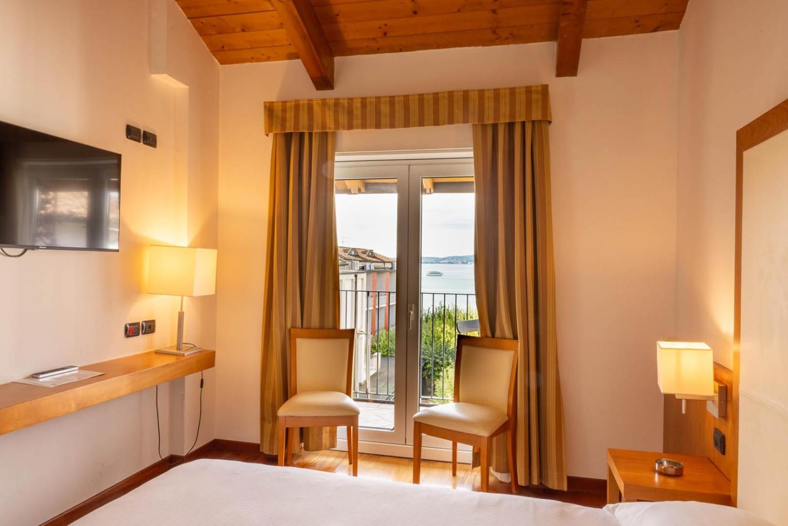 Superior Double or Twin Room Balcony Lake View