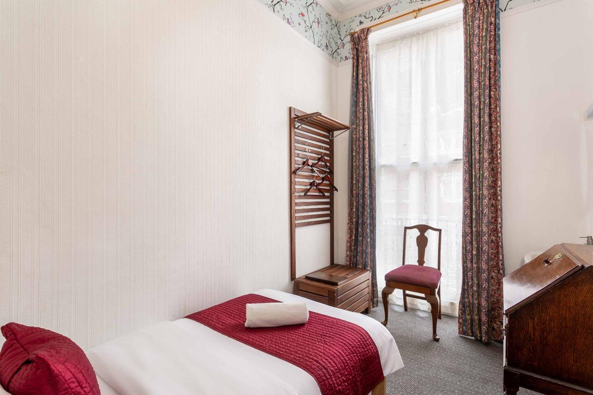 Chambre Simple avec Salle de Bains Commune - Étage Supérieur