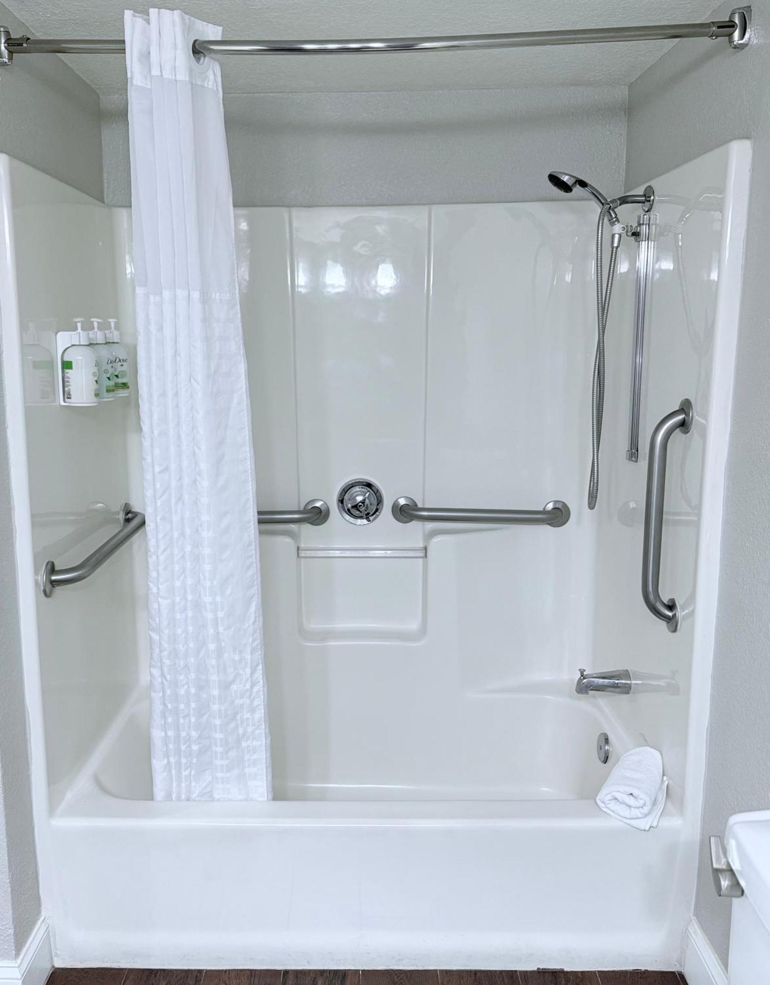 Quarto com Cama King-size e Banheira - Acessível para Hóspedes com Capacidade Auditiva Reduzida - Não Fumantes