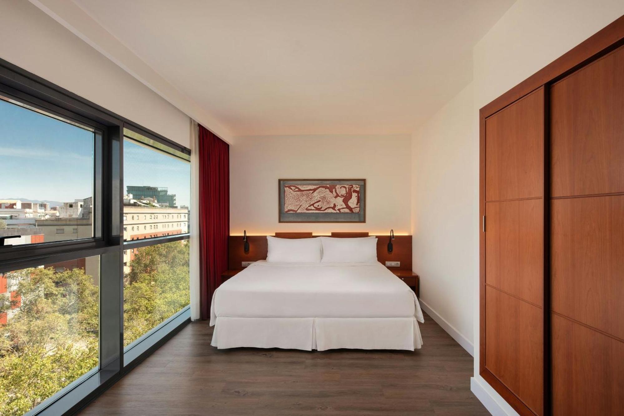 Corner King Room