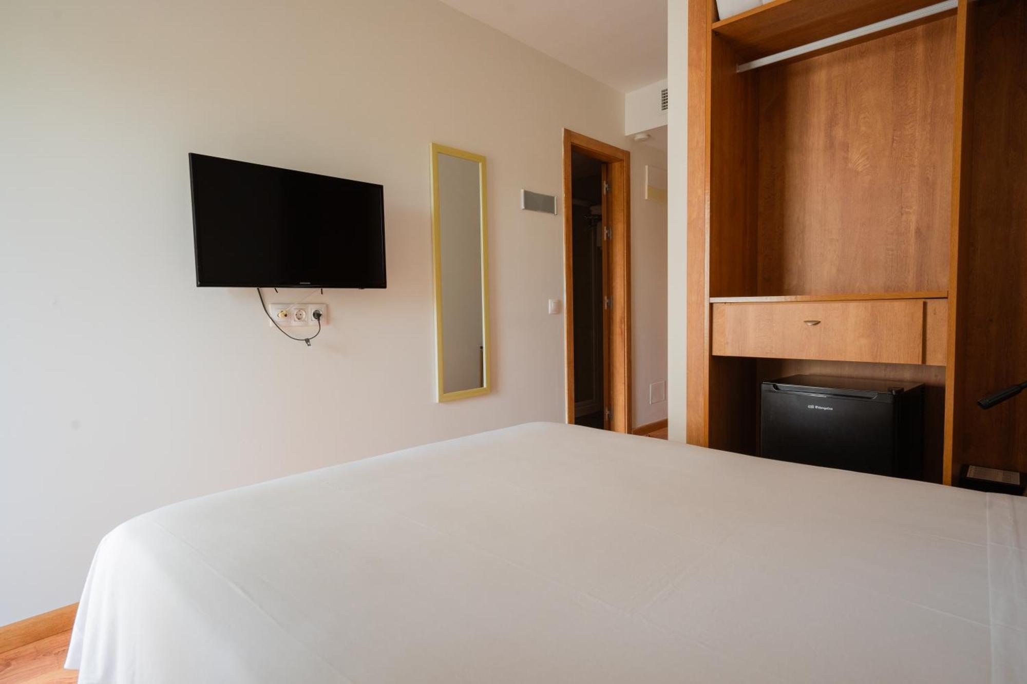 Single Room with Balcony - Unlimited Breakfast Brunch